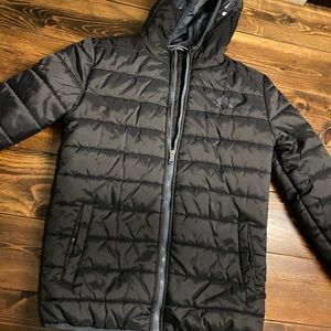 Under Armour storm boys coldgear jacket, size large, Like new